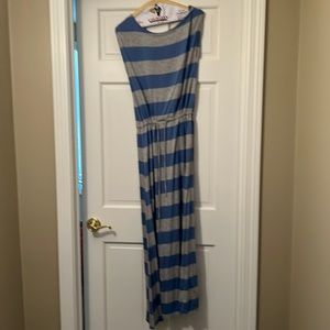 Comfortable drawstring waste cotton dress from the Gap.  Great for Summer!